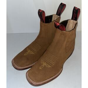Woman’s Quincy Brown Leather Square Toe Pull On Bootie‎ Size 5.5EE